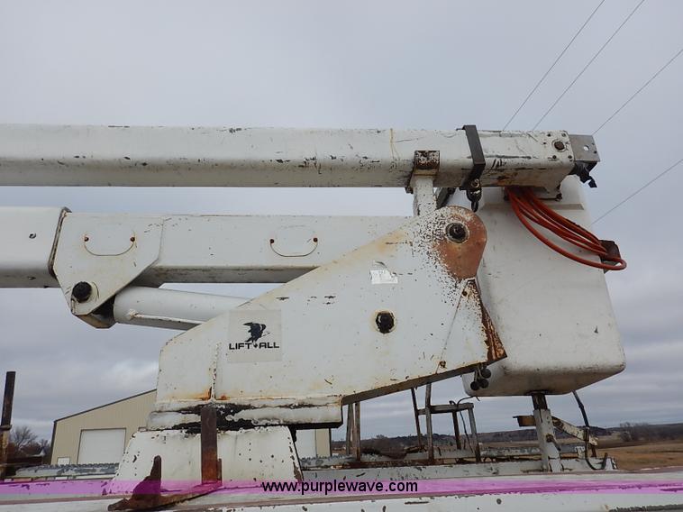 image for item I5182 1985 Chevrolet Custom Deluxe 60 bucket truck