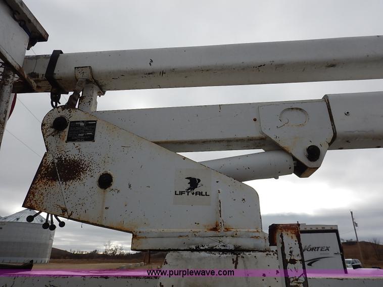 image for item I5182 1985 Chevrolet Custom Deluxe 60 bucket truck