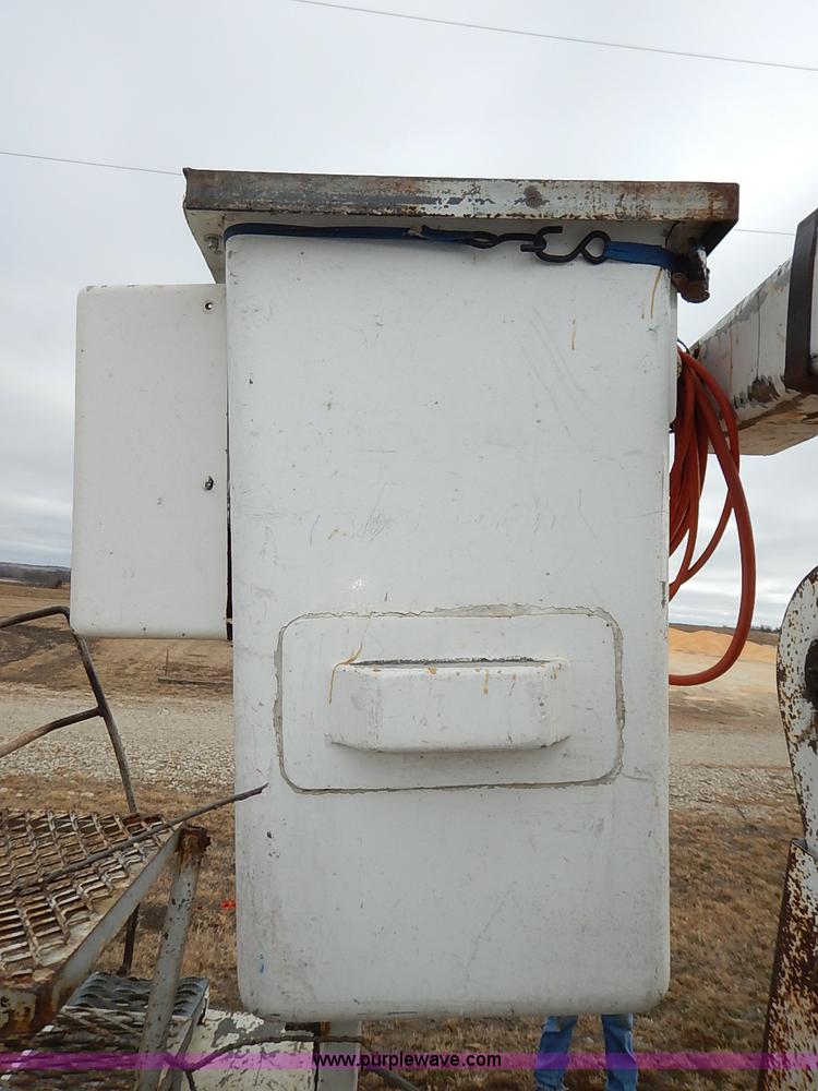 image for item I5182 1985 Chevrolet Custom Deluxe 60 bucket truck