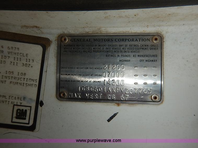 image for item I5182 1985 Chevrolet Custom Deluxe 60 bucket truck