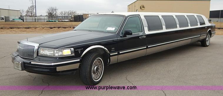 image for item I5199 1996 Lincoln Town Car Executive stretch limo