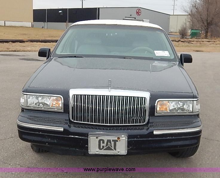 image for item I5199 1996 Lincoln Town Car Executive stretch limo