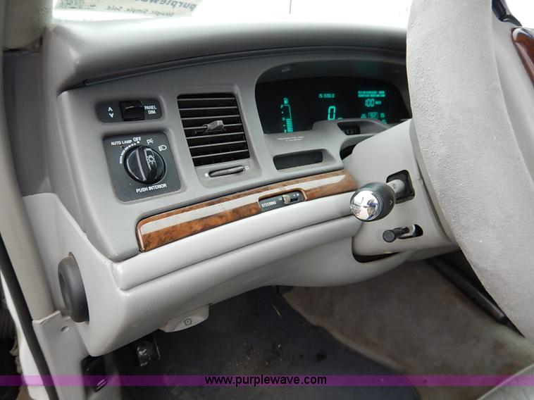 image for item I5199 1996 Lincoln Town Car Executive stretch limo