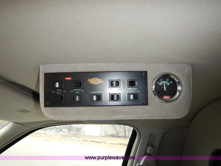 image for item I5199 1996 Lincoln Town Car Executive stretch limo