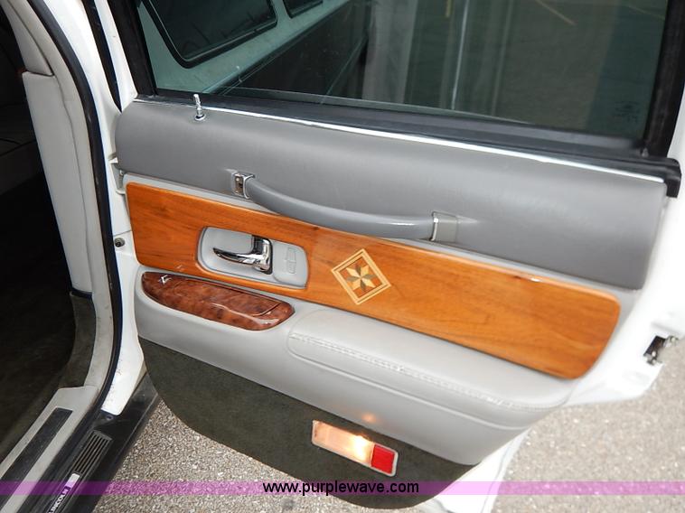 image for item I5199 1996 Lincoln Town Car Executive stretch limo
