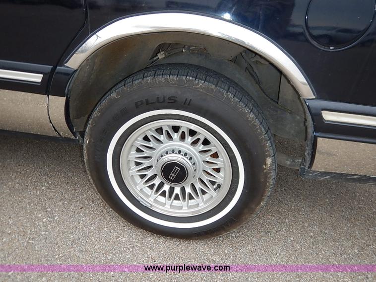 image for item I5199 1996 Lincoln Town Car Executive stretch limo