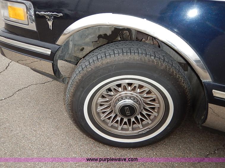 image for item I5199 1996 Lincoln Town Car Executive stretch limo