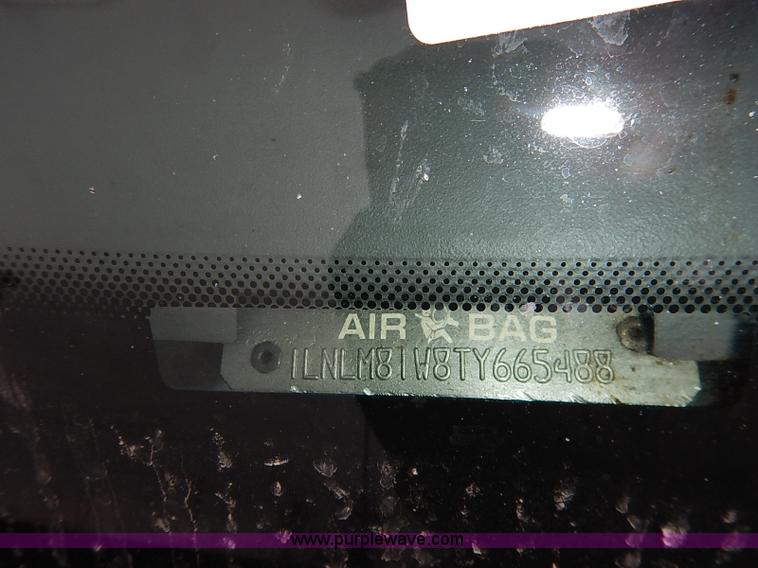 image for item I5199 1996 Lincoln Town Car Executive stretch limo