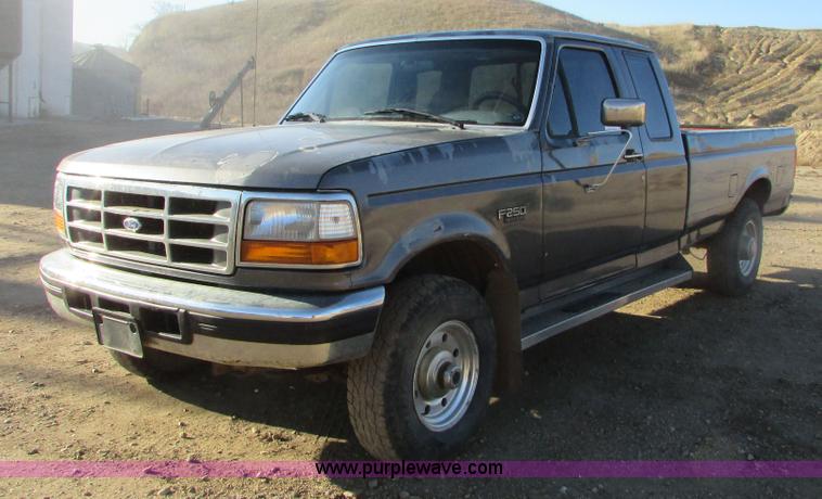 image for item I6728 1997 Ford F250 Super Duty XL pickup truck