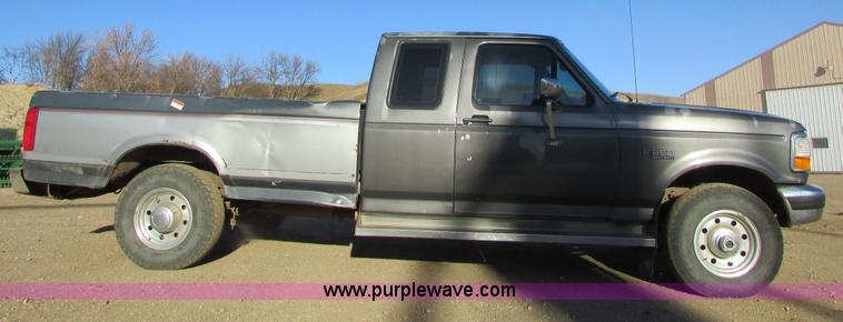 image for item I6728 1997 Ford F250 Super Duty XL pickup truck