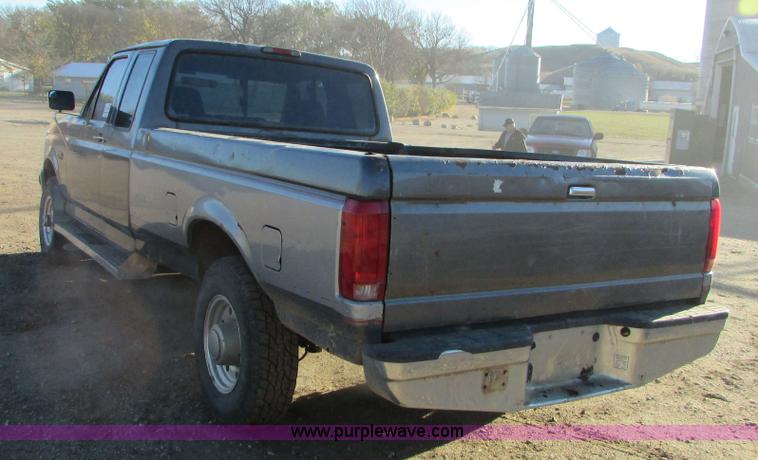 image for item I6728 1997 Ford F250 Super Duty XL pickup truck