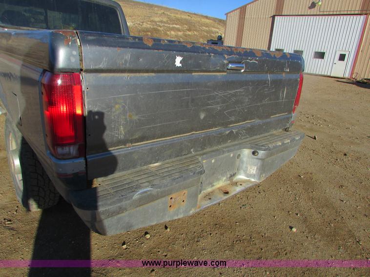 image for item I6728 1997 Ford F250 Super Duty XL pickup truck
