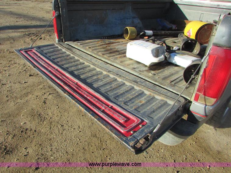 image for item I6728 1997 Ford F250 Super Duty XL pickup truck