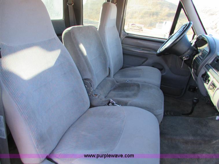 image for item I6728 1997 Ford F250 Super Duty XL pickup truck