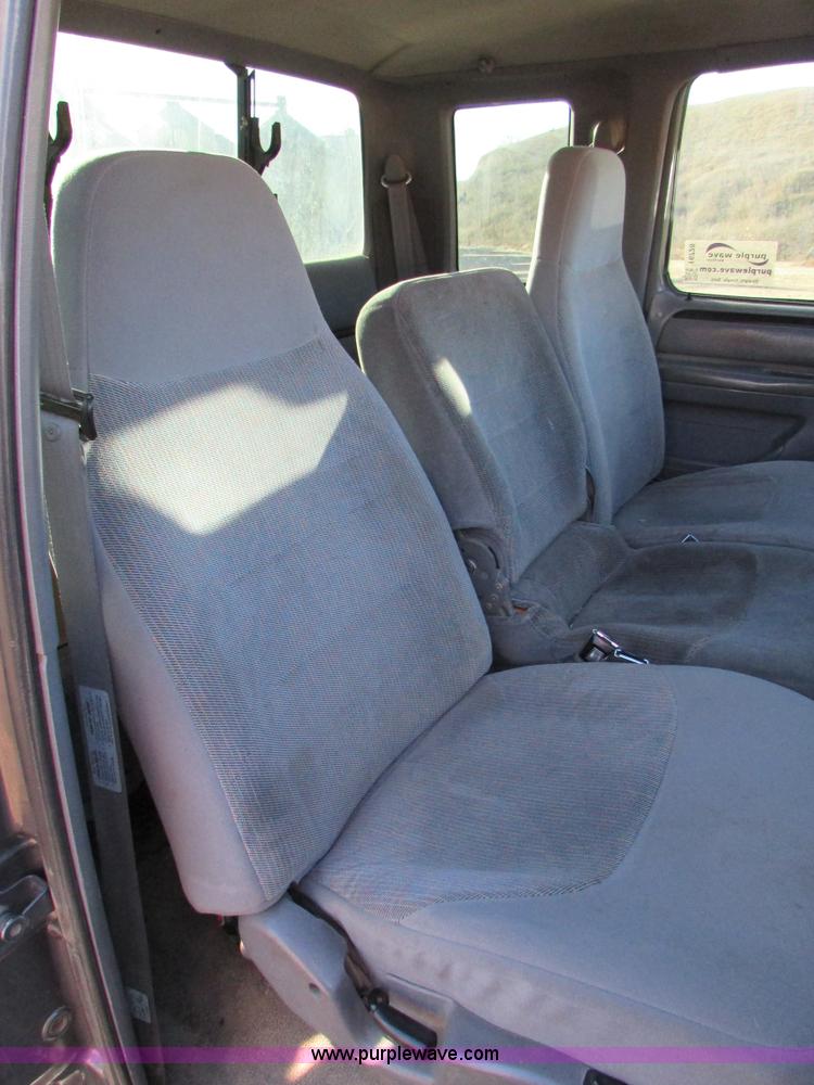 image for item I6728 1997 Ford F250 Super Duty XL pickup truck