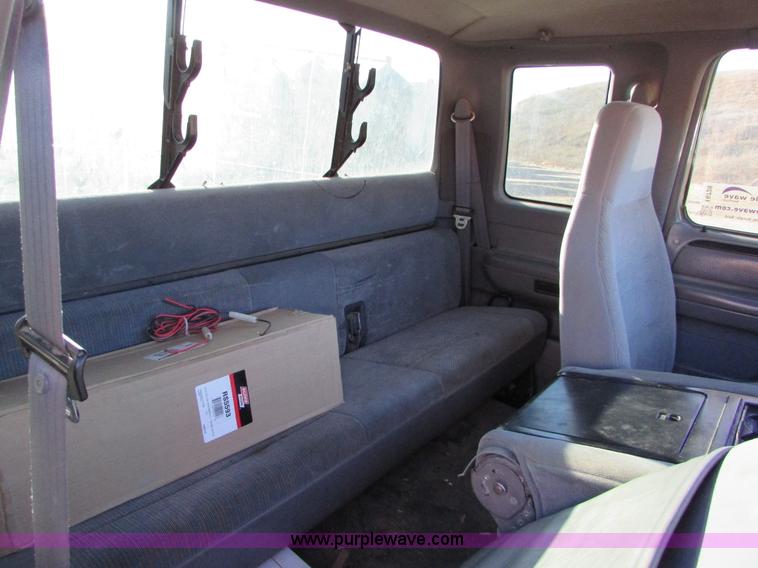 image for item I6728 1997 Ford F250 Super Duty XL pickup truck