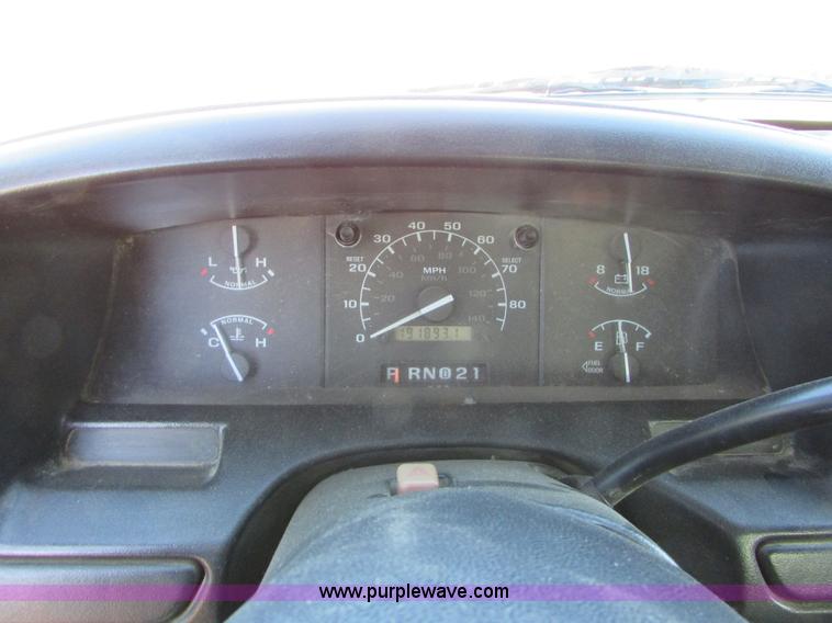 image for item I6728 1997 Ford F250 Super Duty XL pickup truck