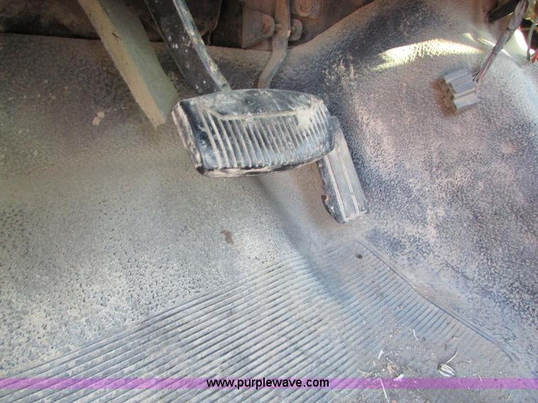 image for item I6728 1997 Ford F250 Super Duty XL pickup truck