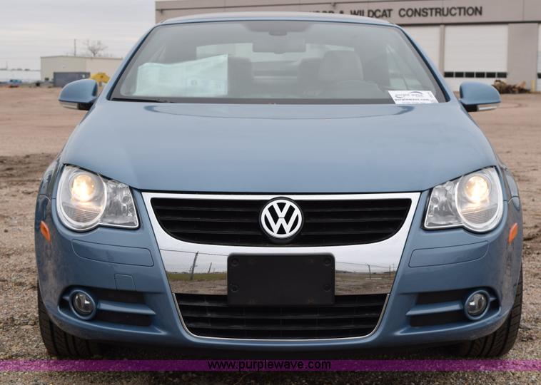 image for item I8579 2007 Volkswagen Eos 2.0T Luxury convertible
