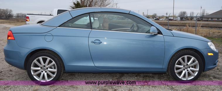 image for item I8579 2007 Volkswagen Eos 2.0T Luxury convertible
