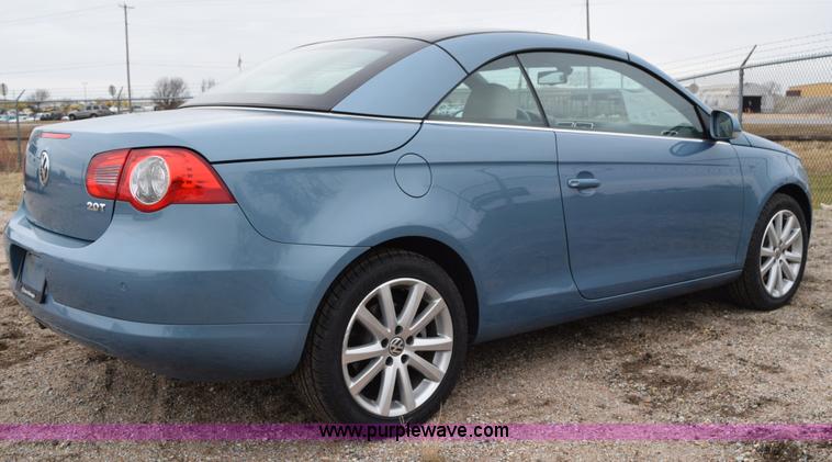 image for item I8579 2007 Volkswagen Eos 2.0T Luxury convertible