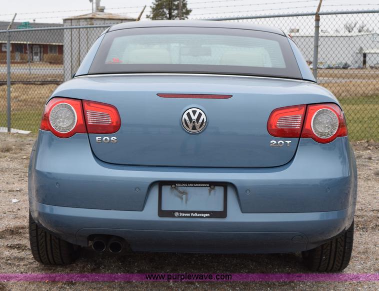 image for item I8579 2007 Volkswagen Eos 2.0T Luxury convertible