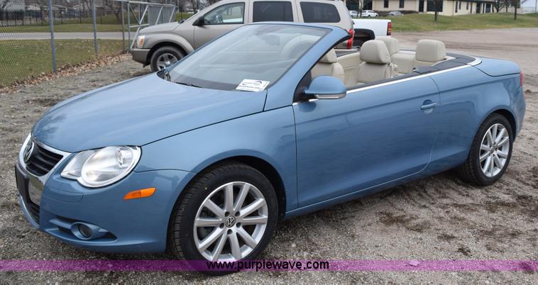 image for item I8579 2007 Volkswagen Eos 2.0T Luxury convertible