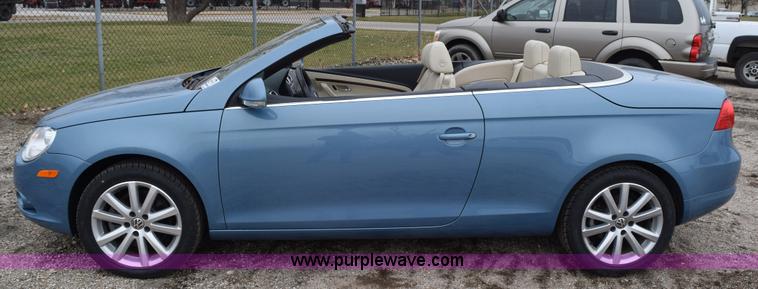 image for item I8579 2007 Volkswagen Eos 2.0T Luxury convertible
