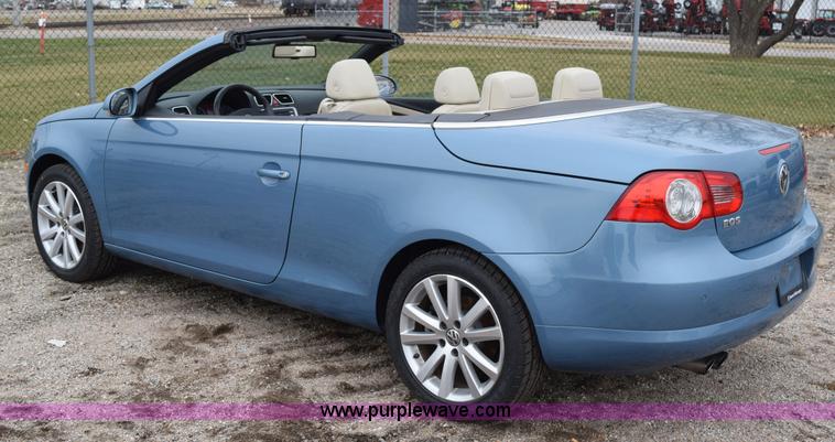 image for item I8579 2007 Volkswagen Eos 2.0T Luxury convertible
