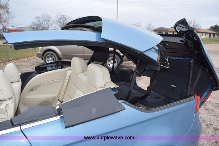 image for item I8579 2007 Volkswagen Eos 2.0T Luxury convertible