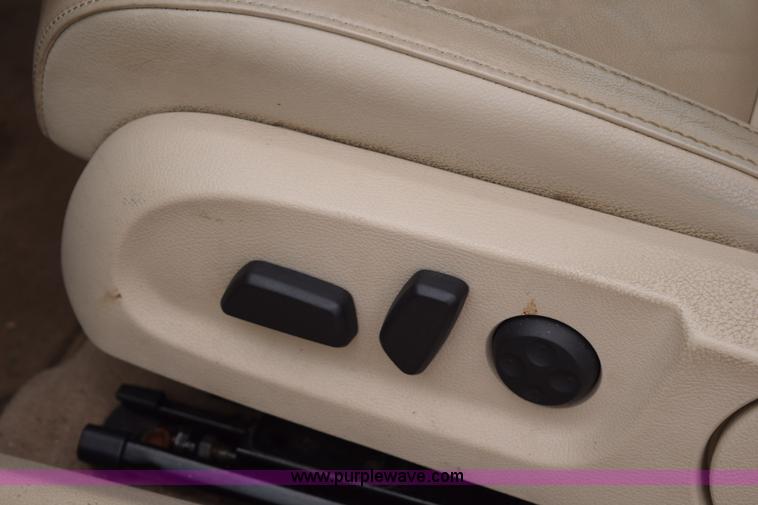 image for item I8579 2007 Volkswagen Eos 2.0T Luxury convertible