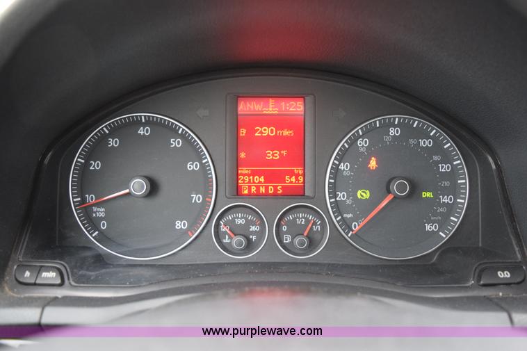 image for item I8579 2007 Volkswagen Eos 2.0T Luxury convertible