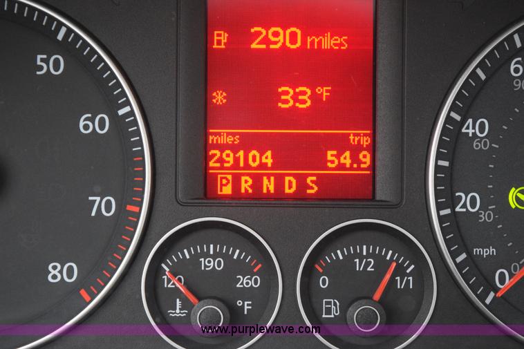 image for item I8579 2007 Volkswagen Eos 2.0T Luxury convertible