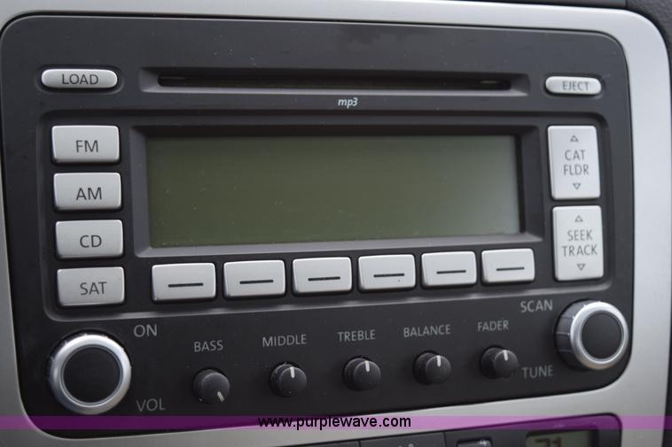 image for item I8579 2007 Volkswagen Eos 2.0T Luxury convertible