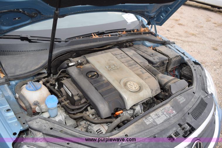 image for item I8579 2007 Volkswagen Eos 2.0T Luxury convertible