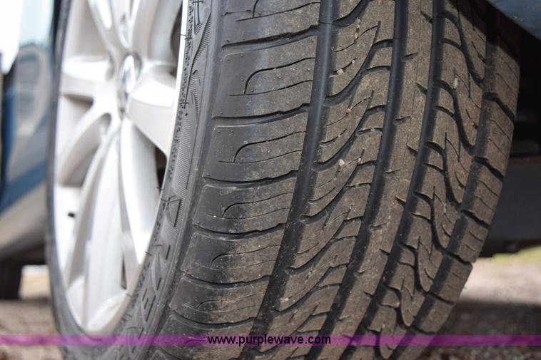 image for item I8579 2007 Volkswagen Eos 2.0T Luxury convertible