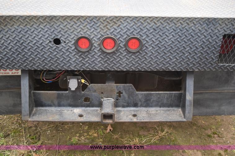 image for item I8591 1999 Ford F550 Super Duty XLT Crew Cab flatbed truck