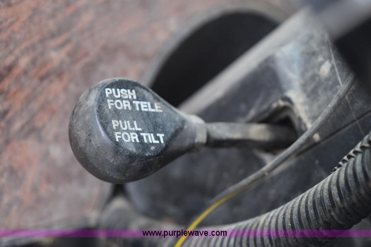 image for item I8592 1999 International 9300 semi truck