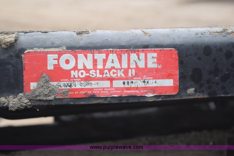 image for item I8592 1999 International 9300 semi truck