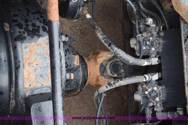 image for item I8592 1999 International 9300 semi truck