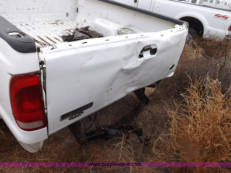 image for item K3079 2005 Ford F250 Super Duty XL Crew Cab pickup truck