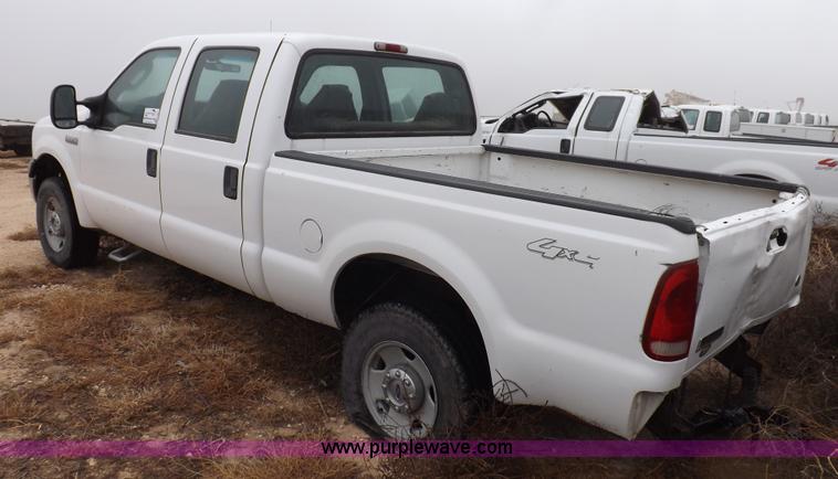 image for item K3079 2005 Ford F250 Super Duty XL Crew Cab pickup truck
