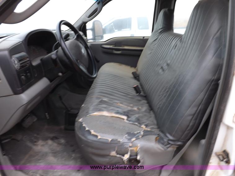 image for item K3079 2005 Ford F250 Super Duty XL Crew Cab pickup truck