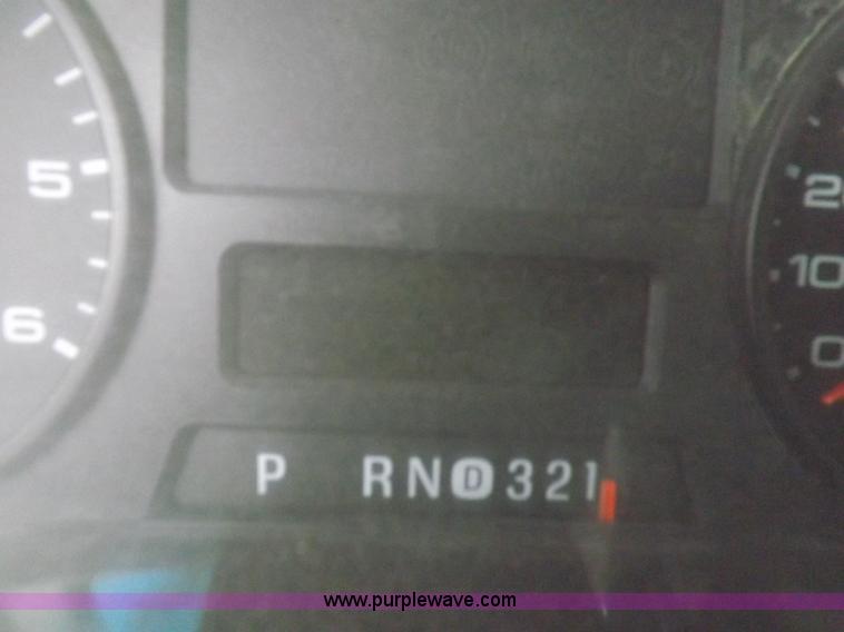 image for item K3079 2005 Ford F250 Super Duty XL Crew Cab pickup truck