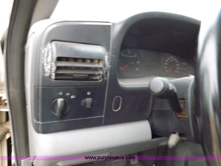 image for item K3079 2005 Ford F250 Super Duty XL Crew Cab pickup truck