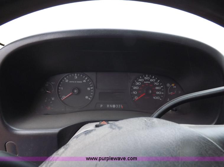 image for item K3079 2005 Ford F250 Super Duty XL Crew Cab pickup truck