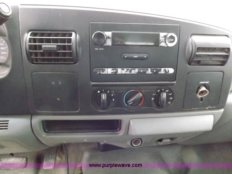 image for item K3079 2005 Ford F250 Super Duty XL Crew Cab pickup truck