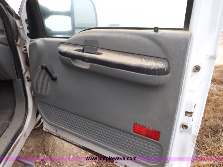 image for item K3079 2005 Ford F250 Super Duty XL Crew Cab pickup truck