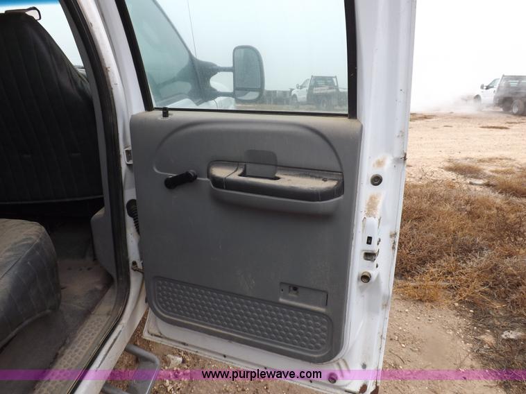 image for item K3079 2005 Ford F250 Super Duty XL Crew Cab pickup truck