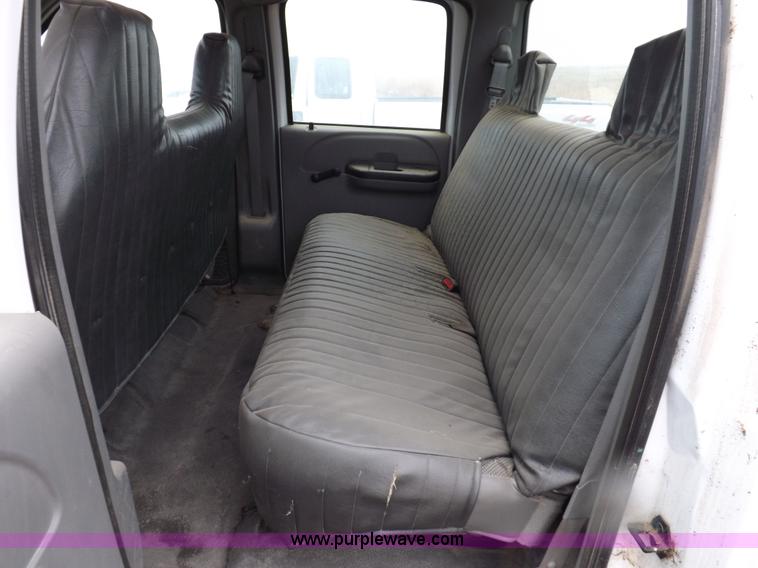 image for item K3079 2005 Ford F250 Super Duty XL Crew Cab pickup truck